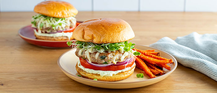 Retail_Article_Burgers_Cheesy-Turkey-Burger-with-Avocado-Dressing_700x300.jpg